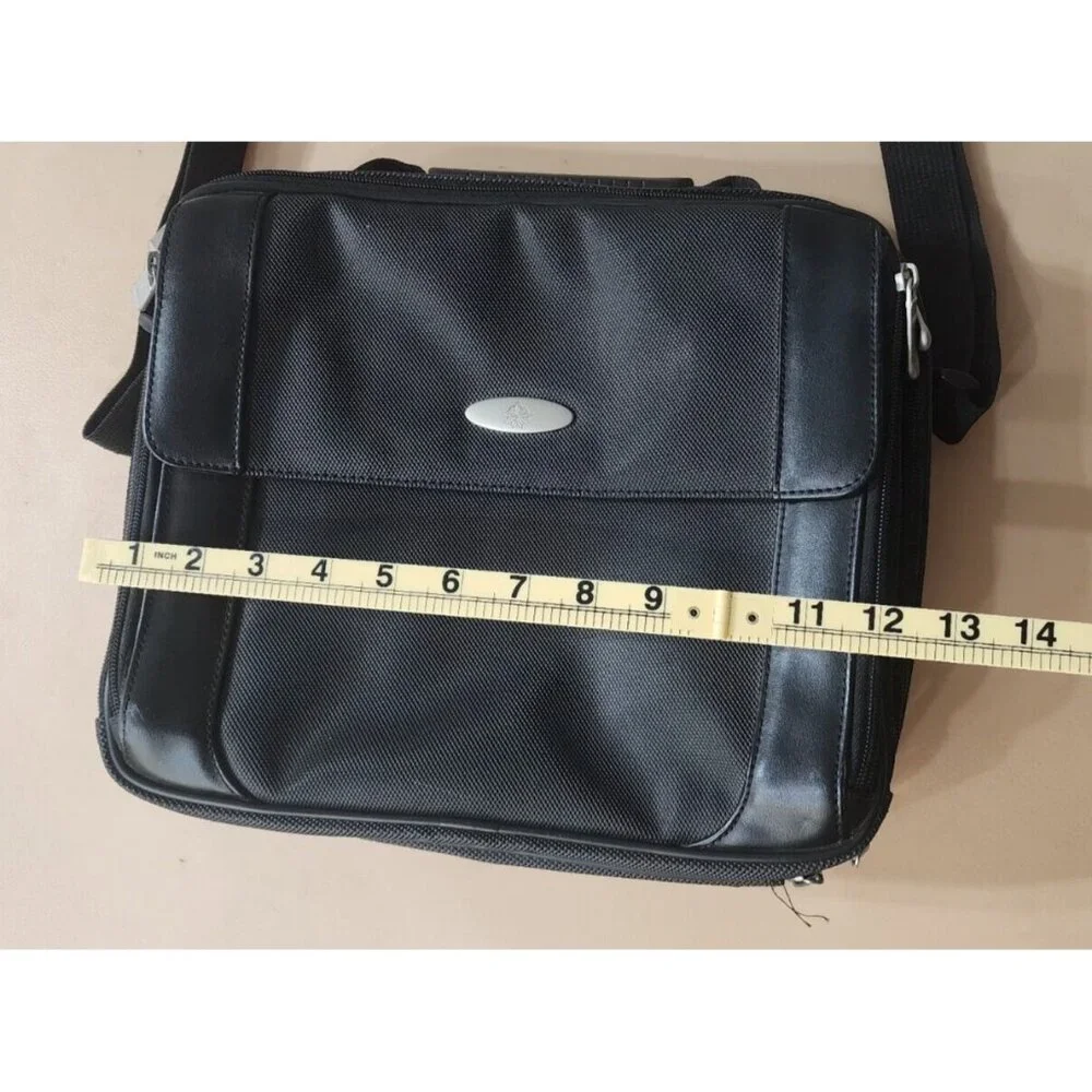 Init Portable DVD Player Black Bag with CD Pockets& Storage 11'' in‎